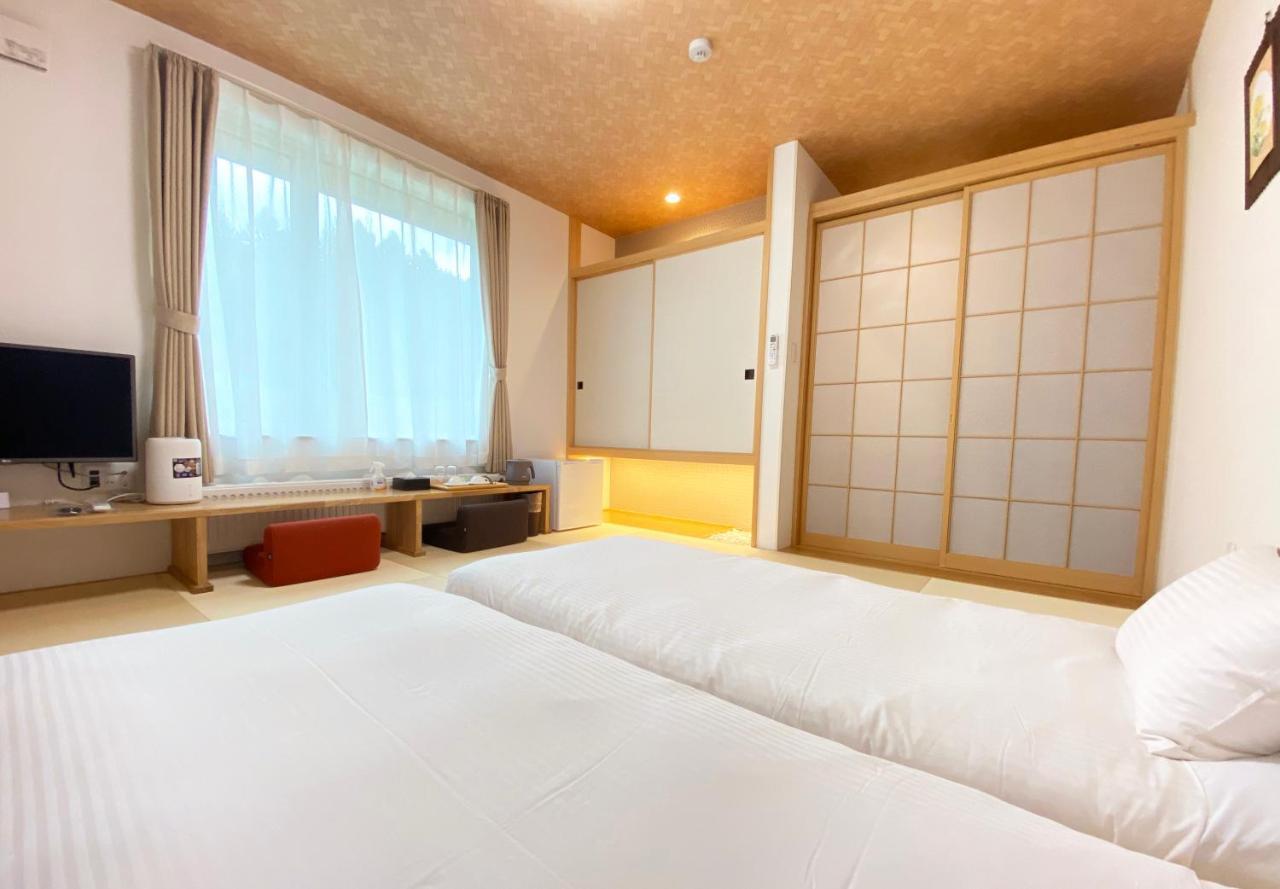 Hotel Hanafuji Inn Nakafurano Kültér fotó