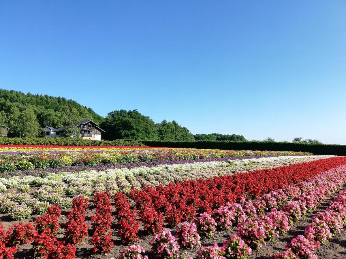 Hotel Hanafuji Inn Nakafurano Kültér fotó