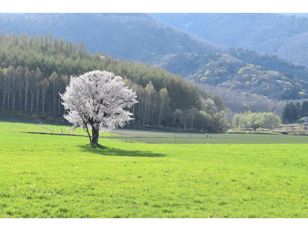 Hotel Hanafuji Inn Nakafurano Kültér fotó