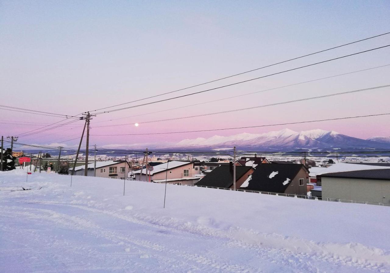 Hotel Hanafuji Inn Nakafurano Kültér fotó